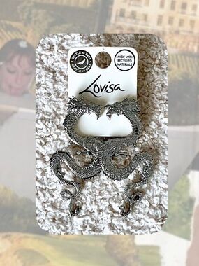 🎉🎉Lovisa Silver-Tone Statement Dragon Earrings